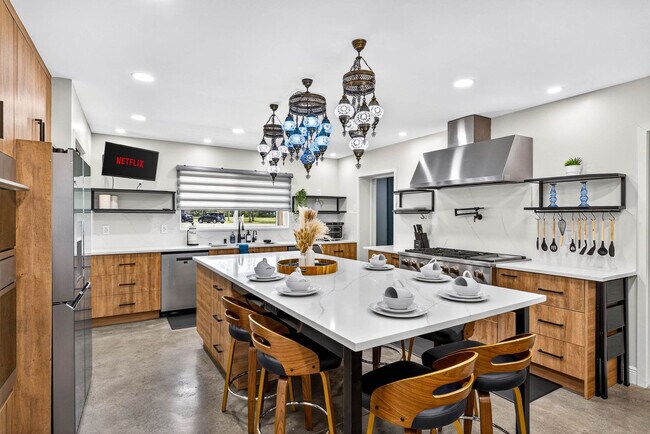 Building Photo - 319 Brentwood Dr