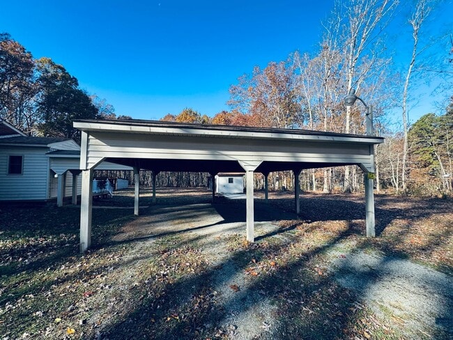 Building Photo - One Level Country Living
