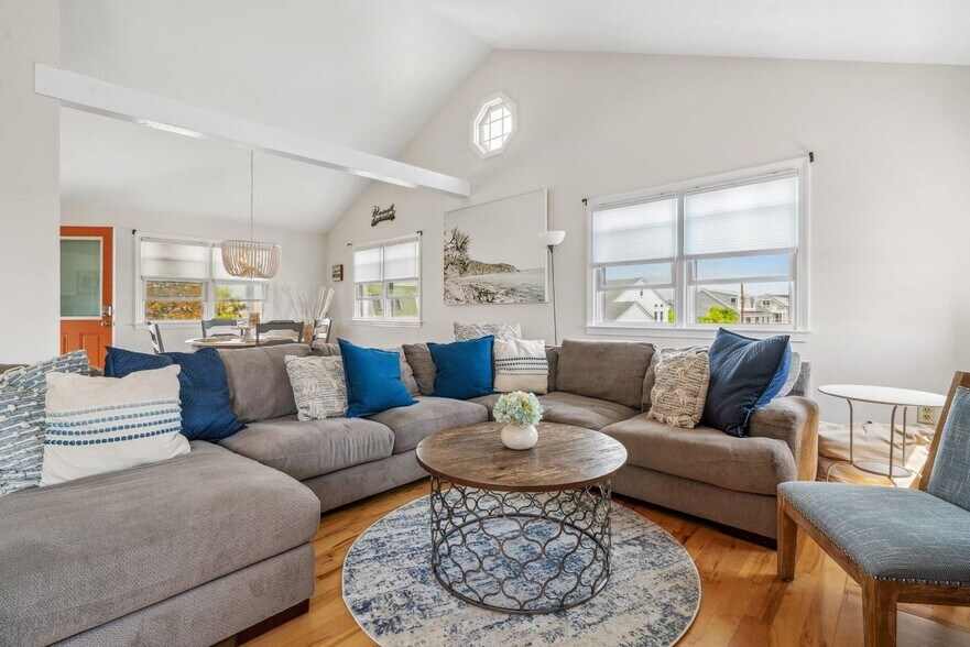 Building Photo - 131 Franklin