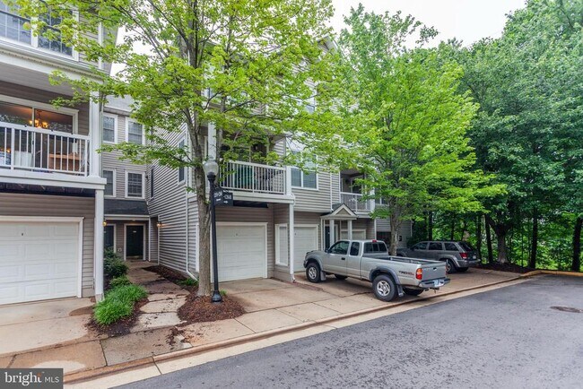 Building Photo - 12852 Fair Briar Ln