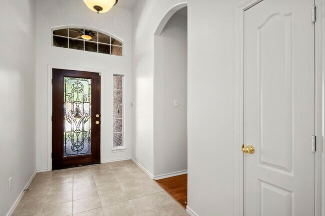 Building Photo - 9907 Brandywood Cir