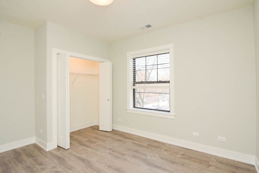 Building Photo - 1149 Maple Ave