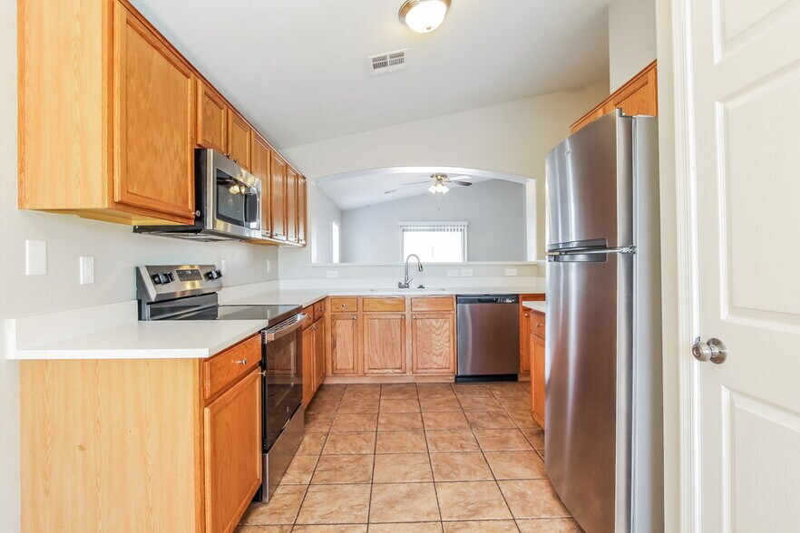 Building Photo - 1840 S 106th Ln