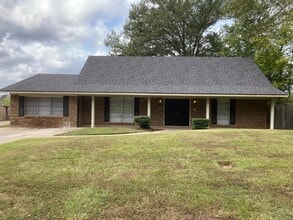 Building Photo - 9260 Blom Blvd