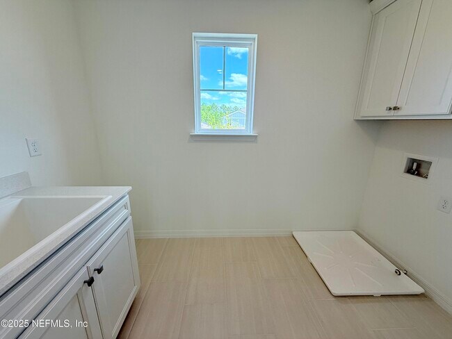 Building Photo - 3321 Harvesters Ct