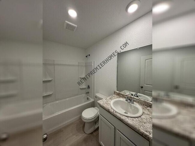 Building Photo - 310 Sarah Alyse Ln