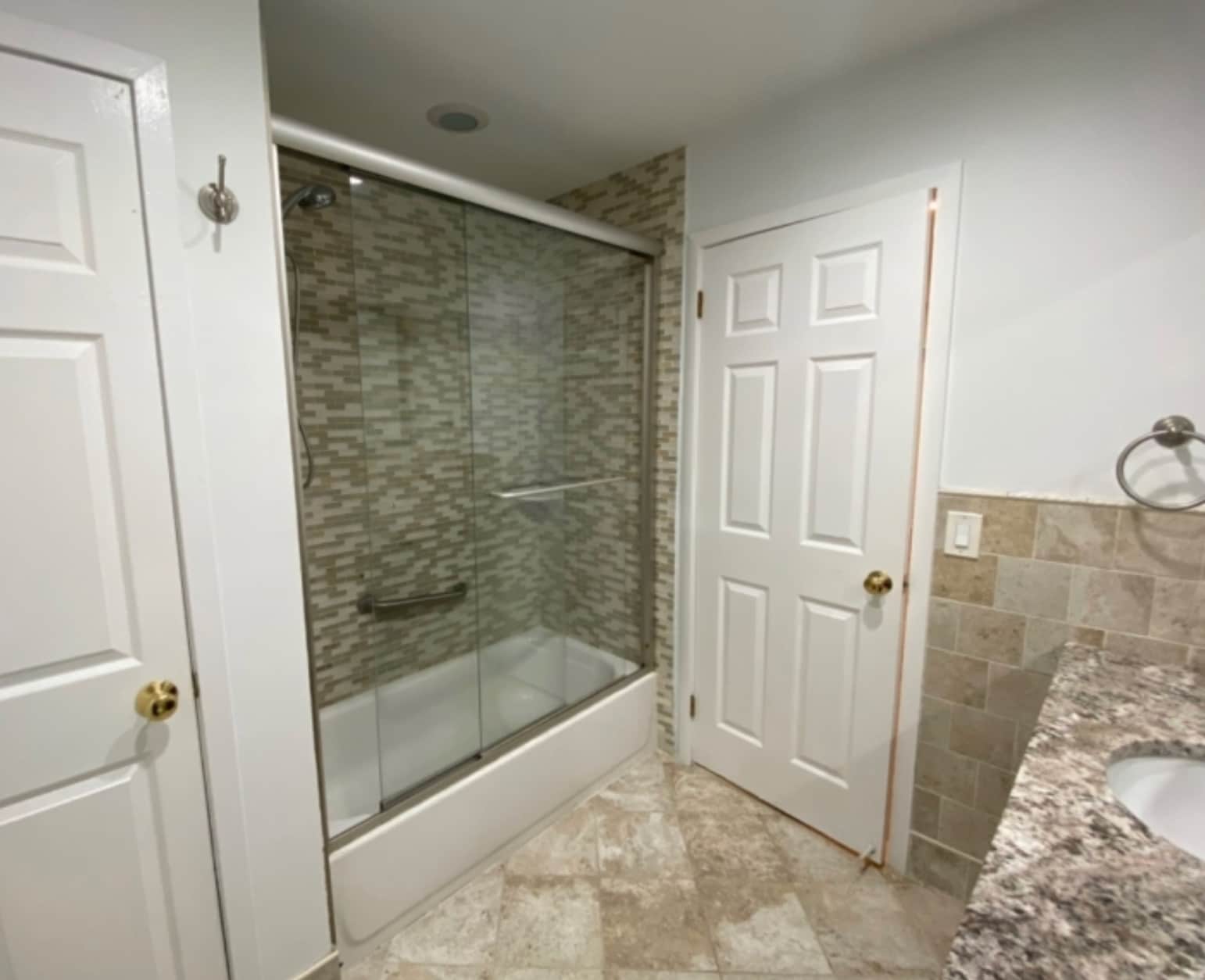 Building Photo - 261 Hedgerow Rd