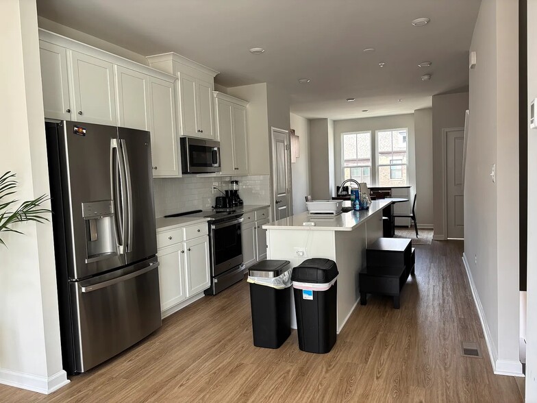 Kitchen - 6049 Beake St