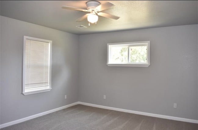 Building Photo - 110 N Bell St