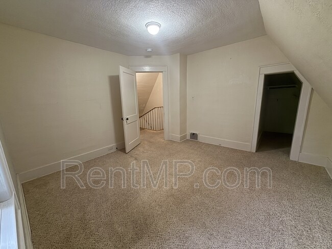 Building Photo - 524 N Kinney Ave