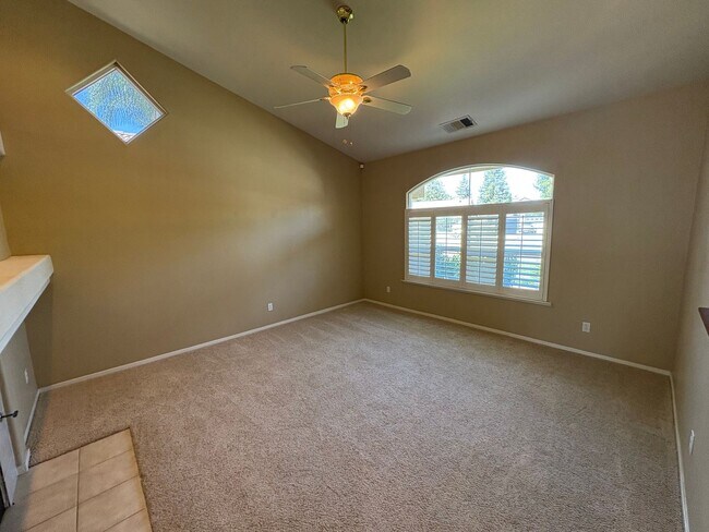 Building Photo - 1523 E Monte Vista Ct