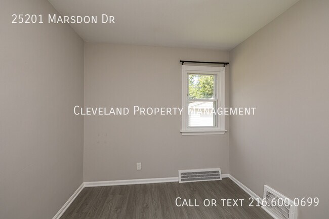 Building Photo - 25201 Marsdon Dr