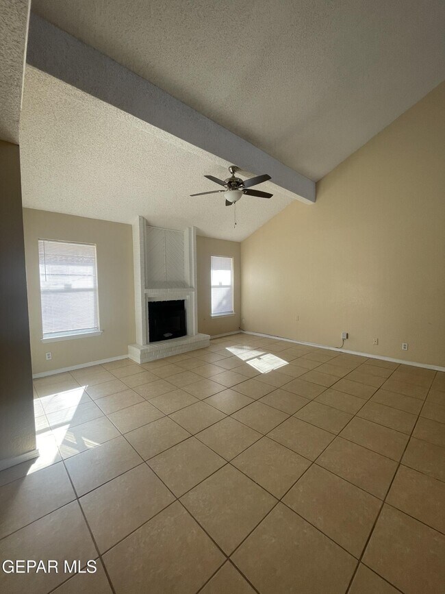 Building Photo - 13928 Pete La Rue Cir