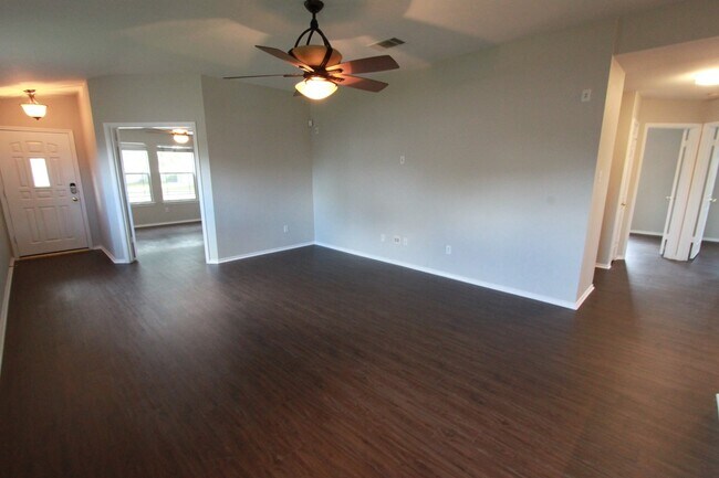 Building Photo - Hutto 3BR Gem ~ Open Layout, Large Yard & Prime Location