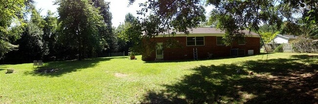 Building Photo - 215 Country Rd