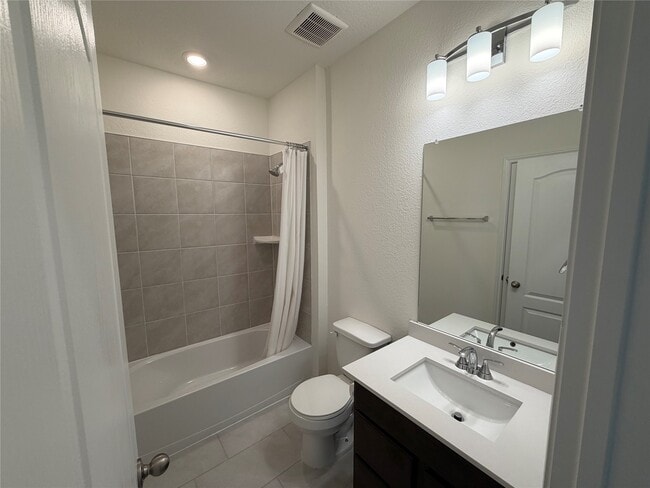 Building Photo - 2877 Grand Anse Dr