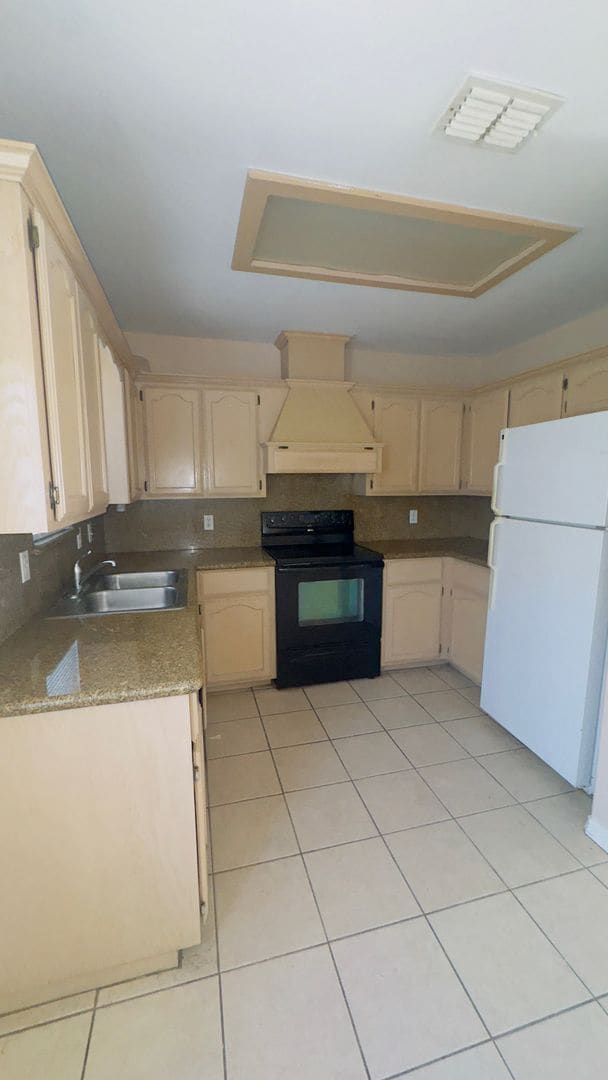 Building Photo - 616 Horizon Peak