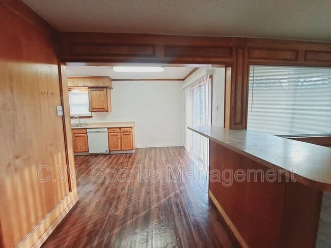 Building Photo - 852 Harvard Ln