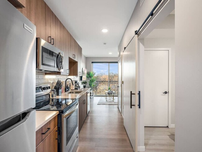 Building Photo - 402 NE 2nd St