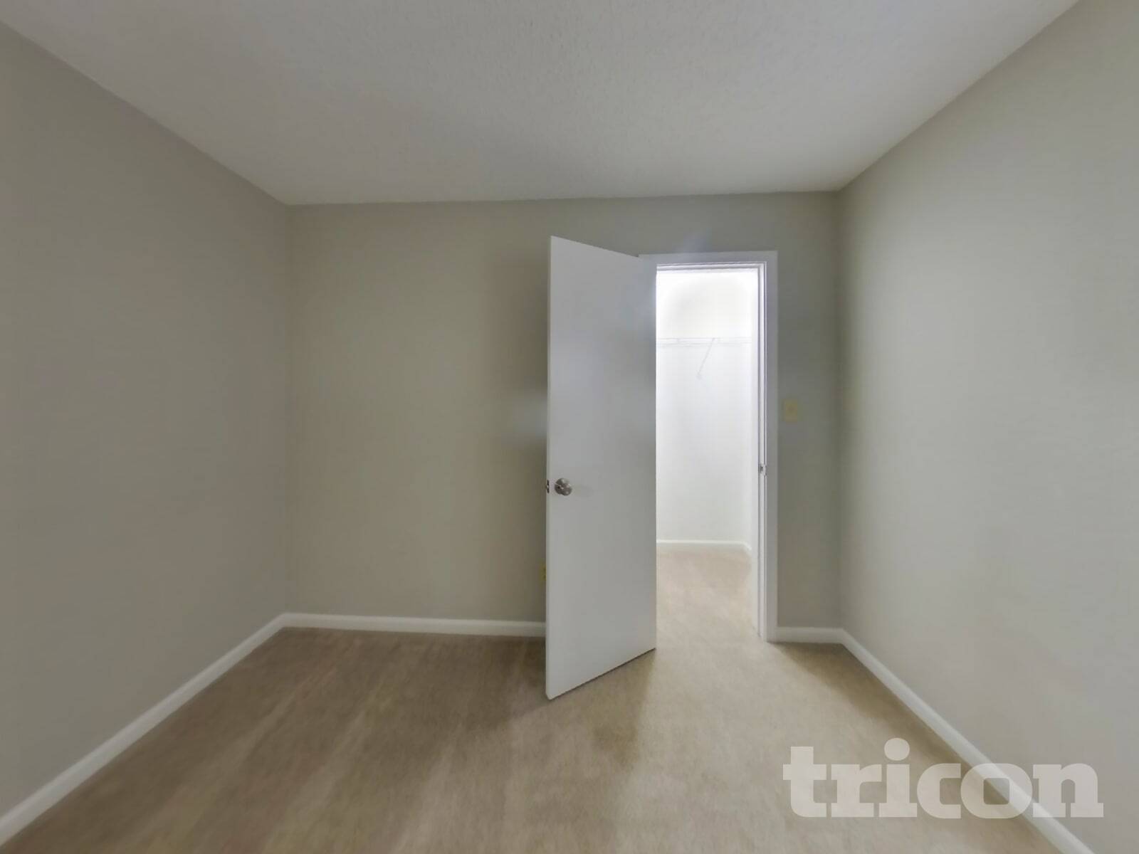 Building Photo - 1296 Edgewater Dr