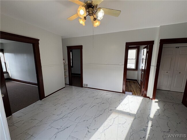 Building Photo - 143 Reo Ave