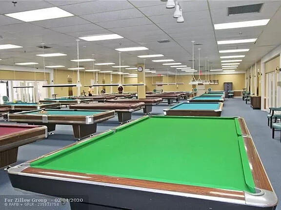 Building Photo - 18 Oakridge B