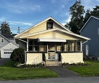 Building Photo - 8 Old Pine Ave