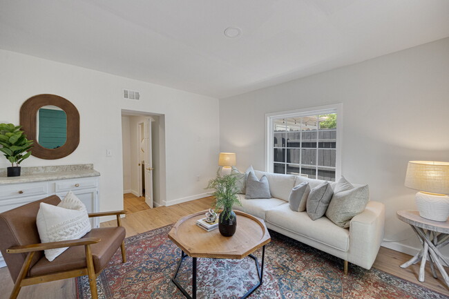 Building Photo - 5385 Reber Pl
