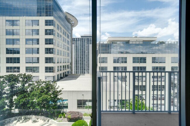 Building Photo - 155 S Court Ave