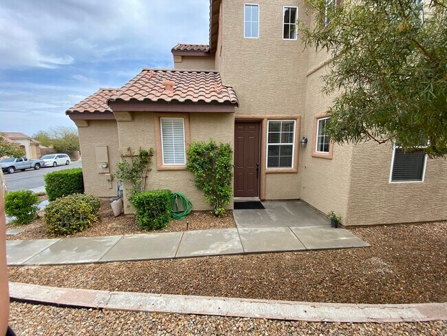 Building Photo - 6005 Linosa Ct