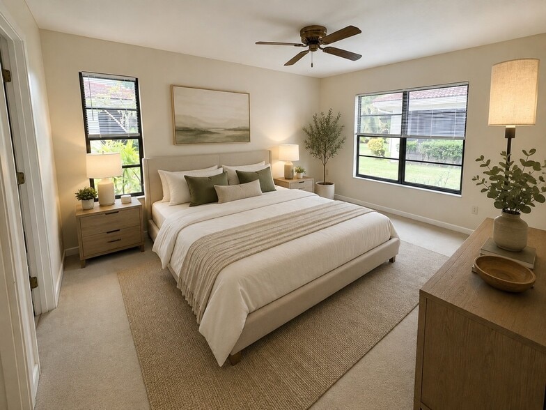 Building Photo - 5001 Vivienda Way