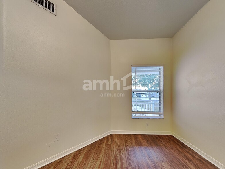 Building Photo - 8138 Canterbury Lake Blvd