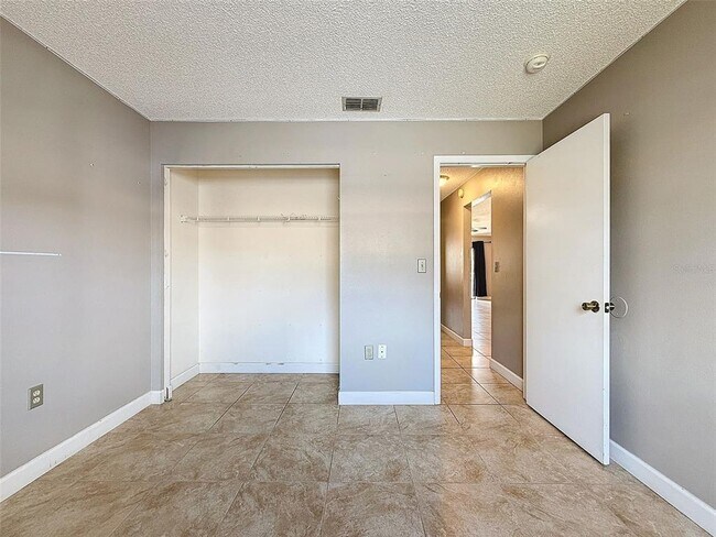 Building Photo - 7116 Barclay Ave