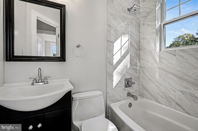 Building Photo - 1719 Frankford St SE