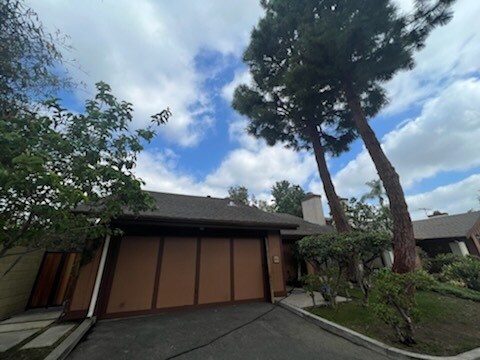 Building Photo - 15155 Sherman Way