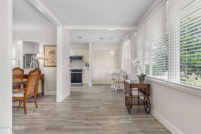 Building Photo - 4 Jasmine Run