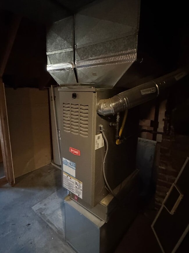 Building Photo - Ramesh House | Spacious 3x2 Available Now! | Rare Green Lake Home w/ Garage, Storage and Private ...