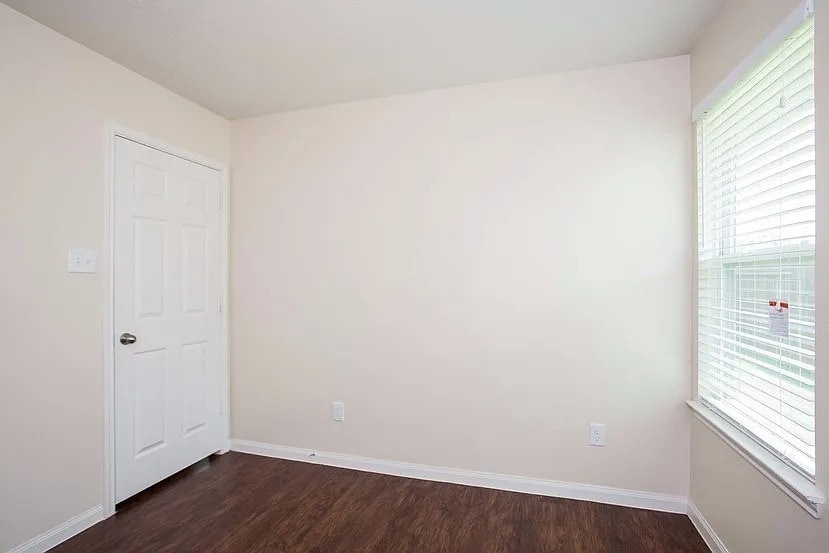 Building Photo - 6122 El Granate Dr