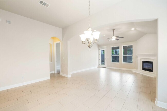 Building Photo - 3825 Vinalopo Dr