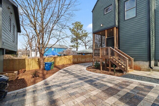 Building Photo - 1081 Hill St SE