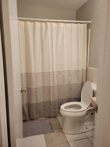 Building Photo - 221 Cape Coral Pky E