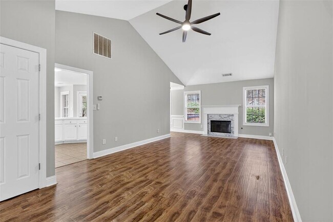 Building Photo - 5630 Saltcreek PIace NE