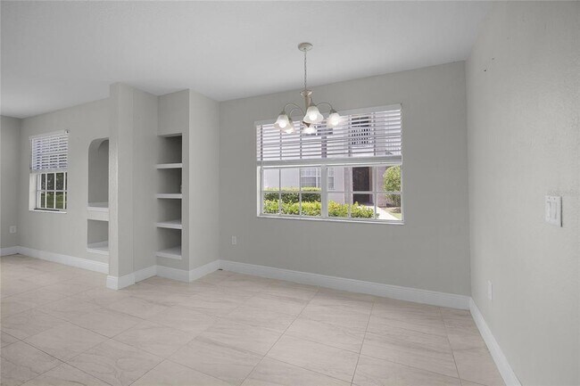 Building Photo - 13929 Fairway Island Dr
