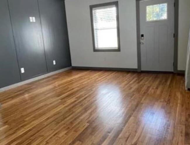 Building Photo - 9018 Cheer St