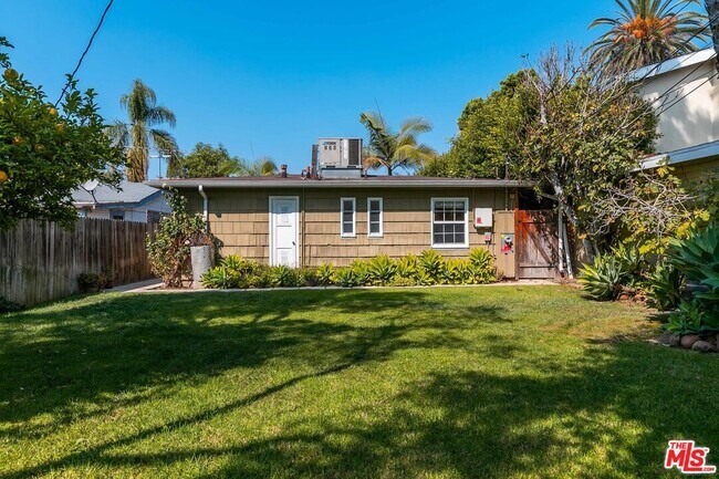 Building Photo - 10748 Westminster Ave