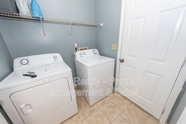 Building Photo - 5212 Elba Dr