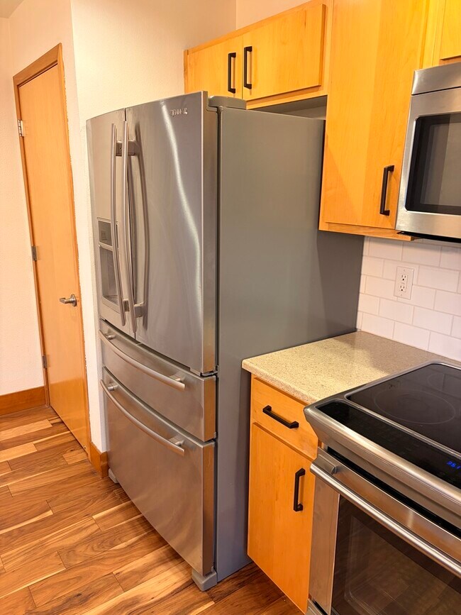 Building Photo - 1125 NW 9th Ave