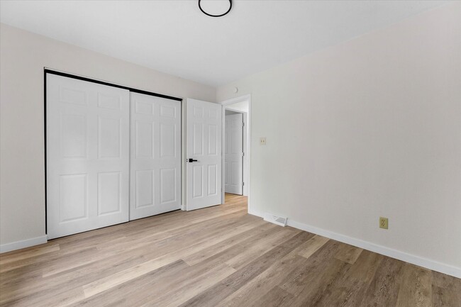 Building Photo - 1102 Apache Dr