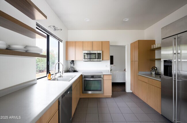 Building Photo - 12242 N 74th St