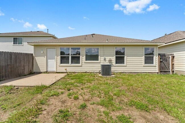 Building Photo - 5041 Willow Point Dr